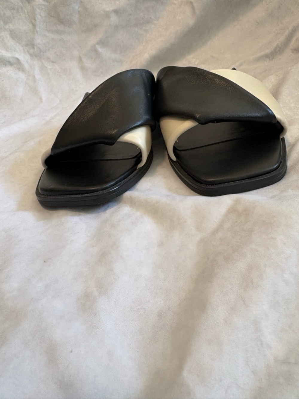 Vionic Miramar Leather Slide Sandals in Black and Cream Size 8 with Arch Support - Picture 6 of 11
